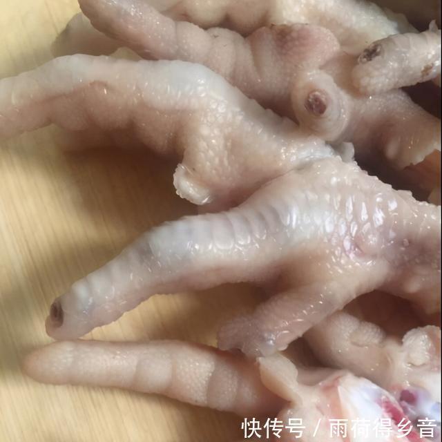  出新|广式早茶的经典之作，鸡爪也能吃出新高度，全靠这一手烹饪技巧！