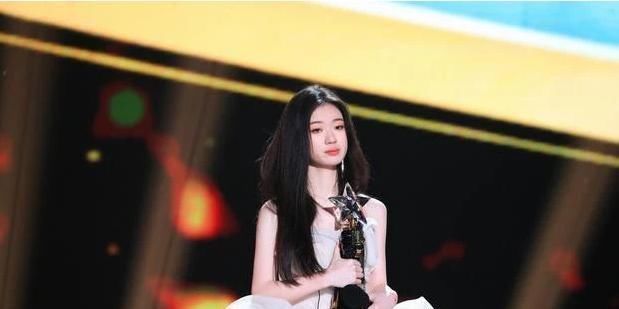 曝光|中国好声音单依纯家庭背景曝光 单依纯是富二代吗家里有钱吗