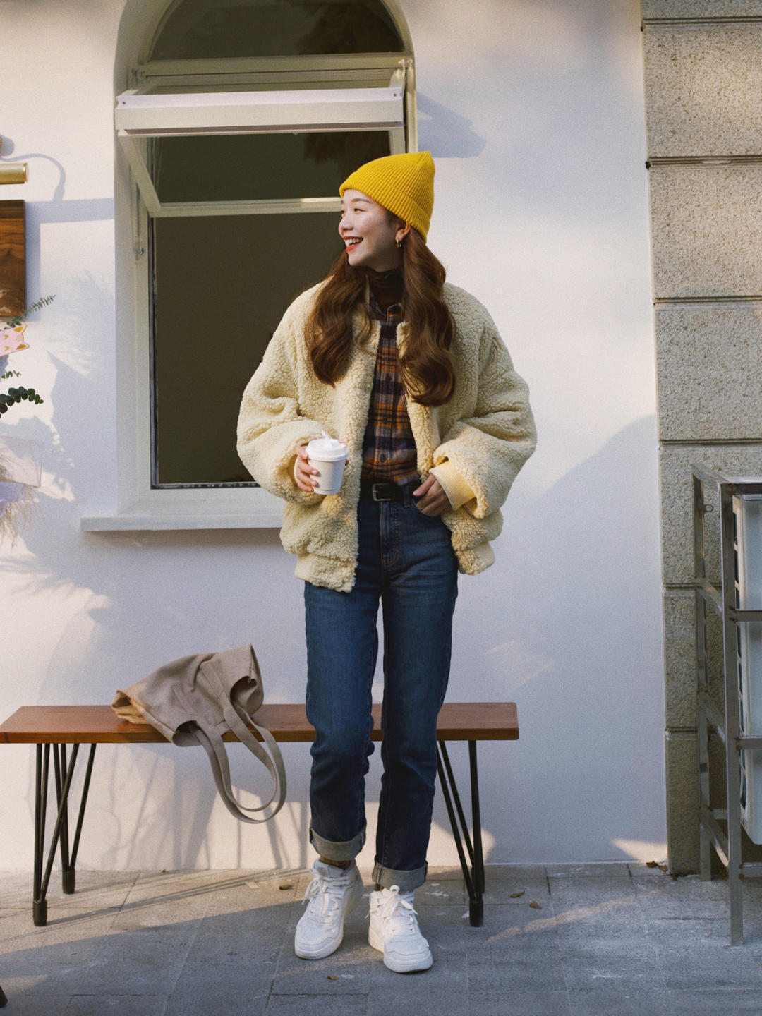 贝雷帽|“羊羔绒外套”怎么穿出高级感?秋冬学这4套穿搭技巧,高级时髦