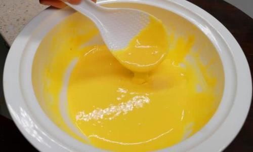 不用烤箱,不用电饭煲,学会这样做蛋糕,松软香甜,10分钟就上桌