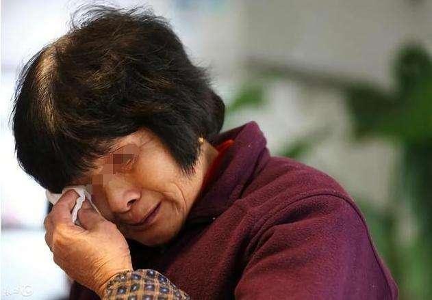 杨继春|“天下第一懒人”杨锁:吃饭全靠喂,刨坑上厕所,23岁懒死家中