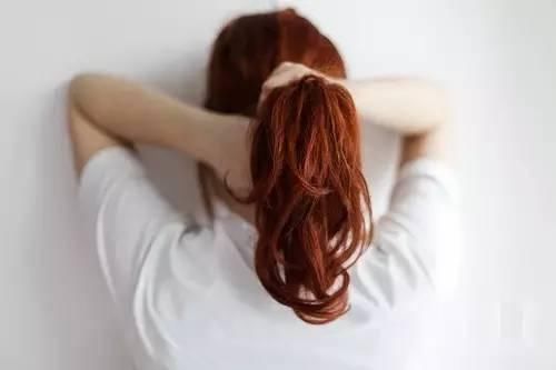 小心机|扎头发小心机,这样扎头发让你看起来高了3cm!