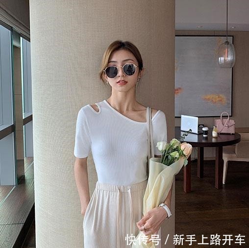 性感 日常穿搭连家长都不觉得露的穿搭,知性中透露着一点小性感!