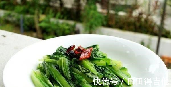 蔬菜|不管炒任何青菜，只要炒前多加这一步，炒出的青菜翠绿发亮！