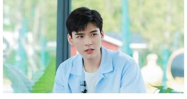 周也|谢谢你龚俊,让我对《中餐厅》还有一丝丝执念