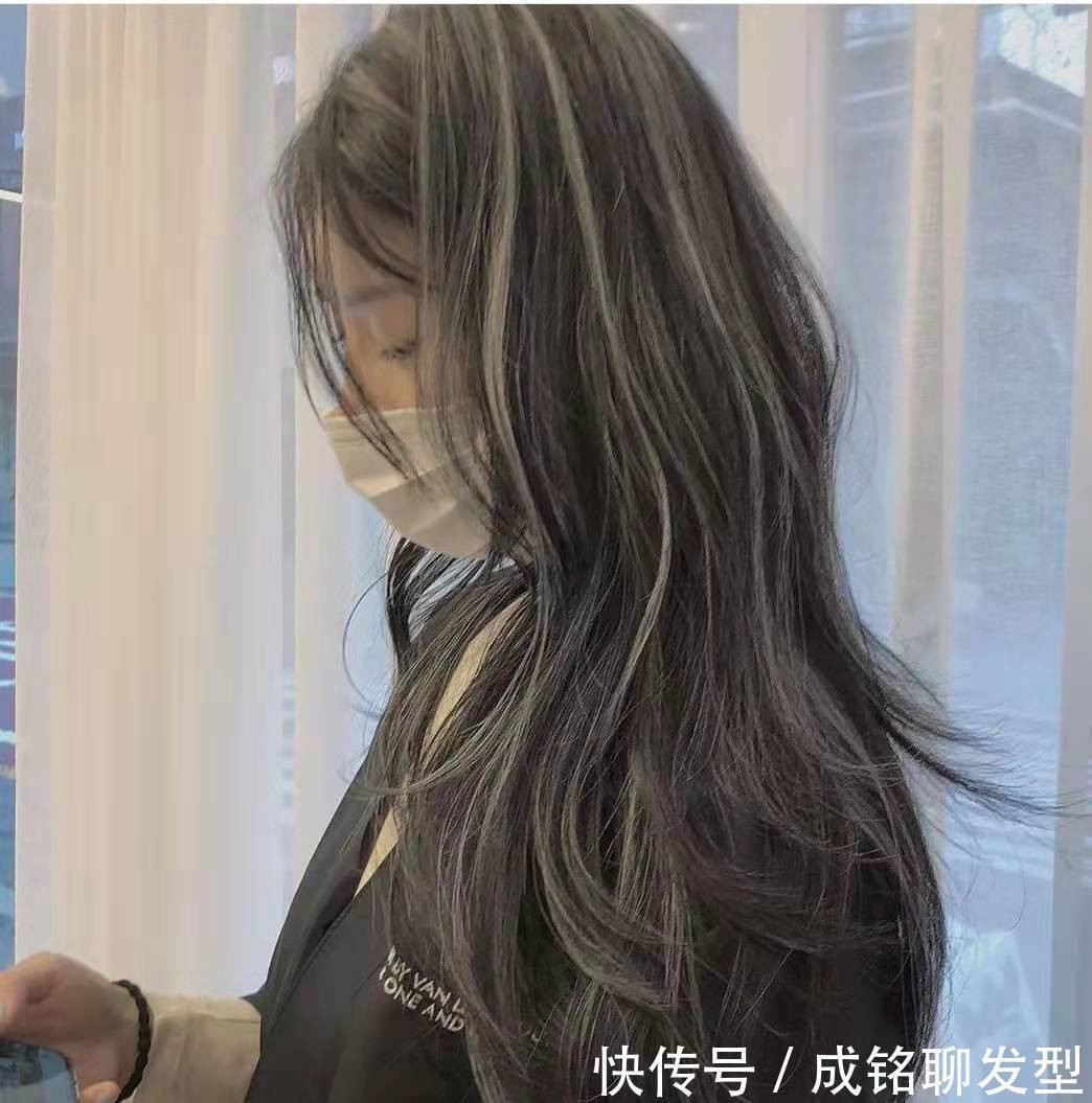 发束|还在为白发多而发愁?这些网红却专门染花白发,的确很潮的感觉