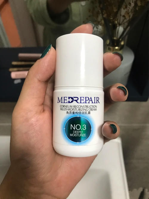 好的面部肌肤让你更显年轻，薇诺娜针对敏感肌设计，至本清爽镇定