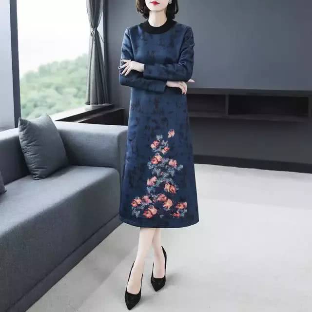 针织连衣裙 新发现一种叫毛衣裙,秋可单穿、冬可内搭,70后女人穿超美嫩