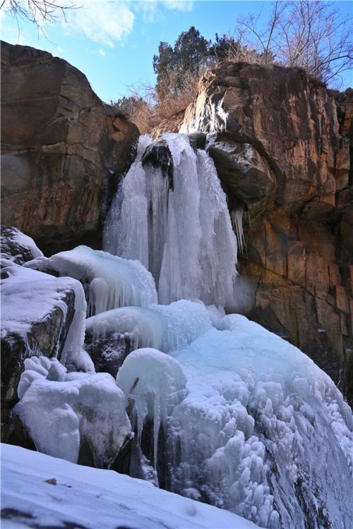 冰花|飞瀑琼花层层挂 彩石溪现冰瀑奇观