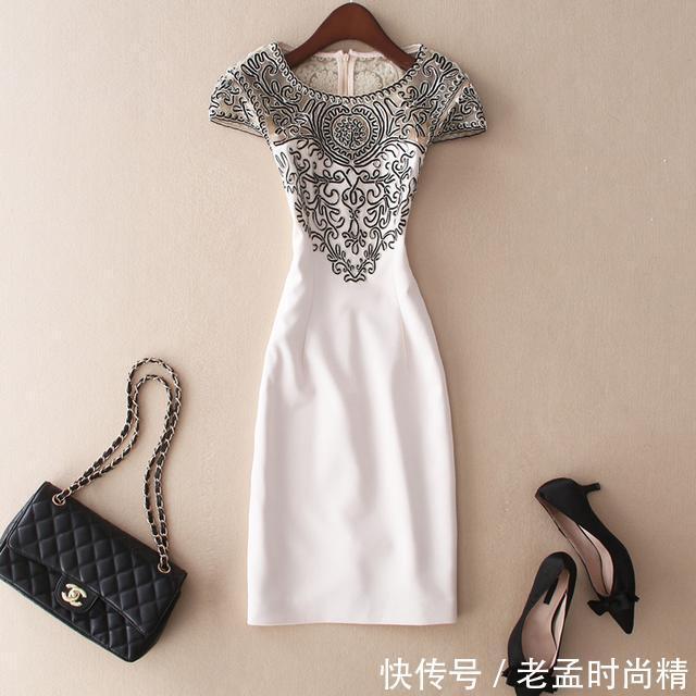 刺绣 修身A字裙,30岁的女性都这么穿,更添一抹韵味