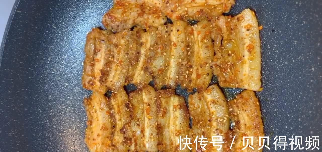 烤肉的做法,选择什么佐料腌制是重点,外焦里嫩香气诱人