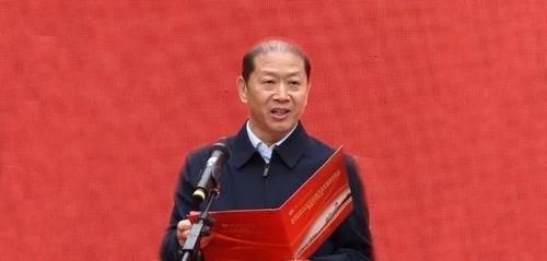 河南农大新任校长，政府特殊津贴获得者，曾在多所高校担任一把手