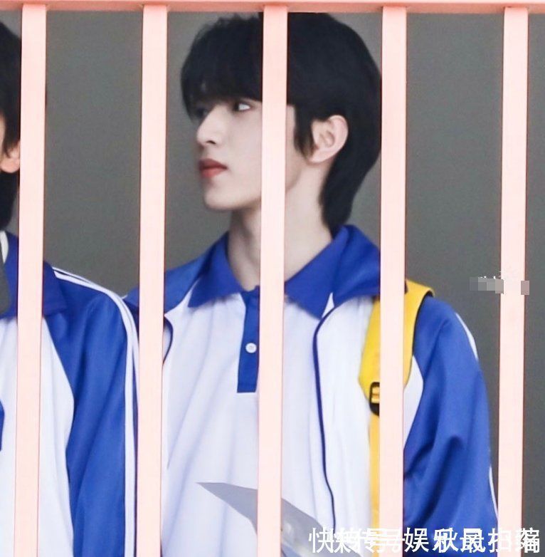 劉耀文|劉耀文上《萌探》，校服一穿成校園劇男主，與小宋同框美顏暴擊