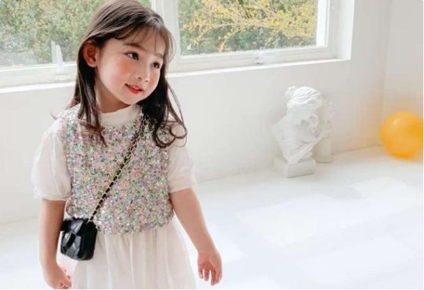 宝妈|别让孩子穿这几类衣服去幼儿园,容易遭老师反感,家长可得长点心