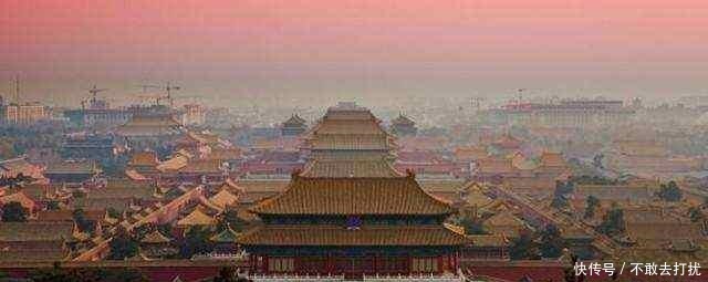 故宫中的三个未解谜团，九龙壁的龙腹，匾额旁的剪头，捂裆的狮子！