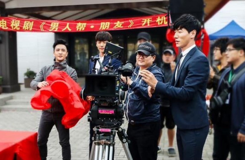 頒獎典禮|張亮的毀滅史:從“好爸爸”到“無人問津”,他哪步走錯了?