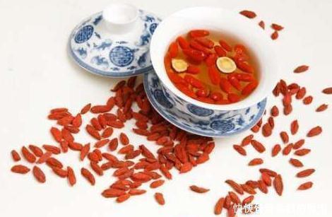 山楂|喝山楂泡水能预防三高,但搭配什么一起泡最好呢