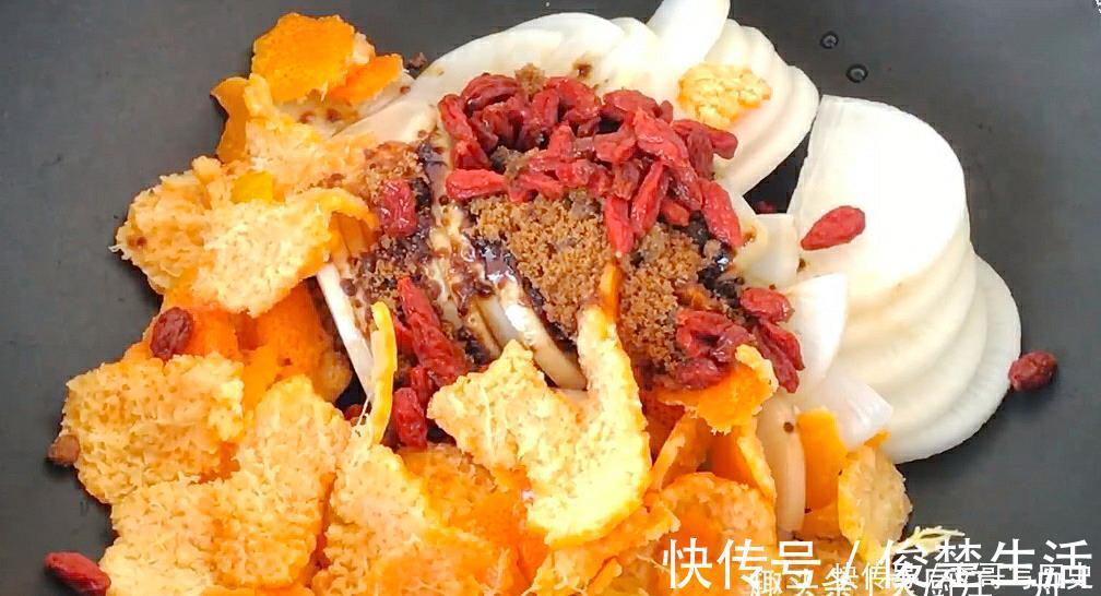 橘子皮别再扔掉了，用水煮一煮，没想到这么实用，看完后涨见识了