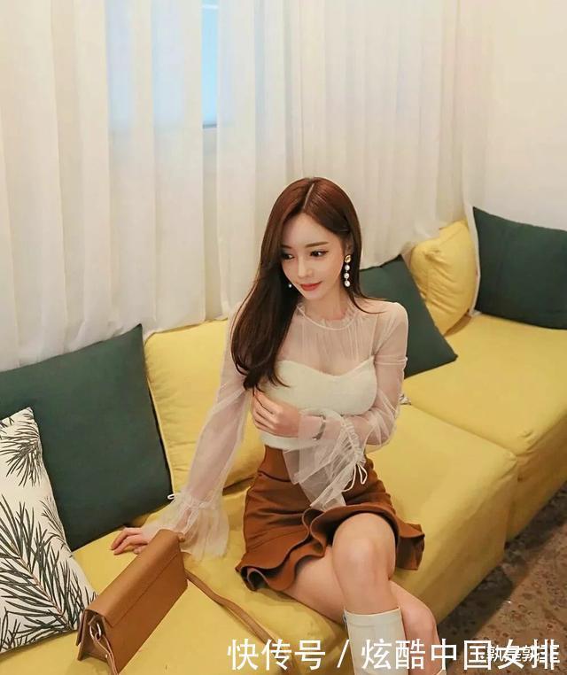 清纯A字裙造型,拼接薄纱,一样美的惊艳