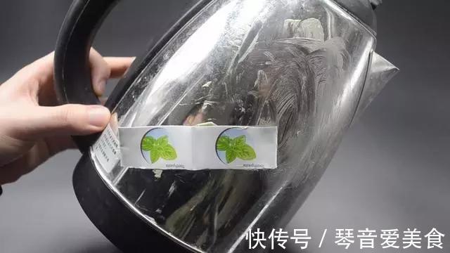 厨房|用完的牙膏管别扔掉，放在厨房一年能省不少钱，邻居见了纷纷学