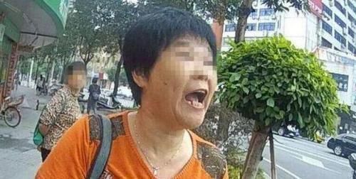 邻桌|熊孩子朝邻桌火锅吐口水,邻桌的反击大快人心,路人:就该这么治