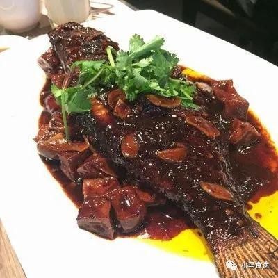  砂锅黄豆芽牛肉、船拐子烤桂鱼、铁板三样、鹿茸菌焖排骨