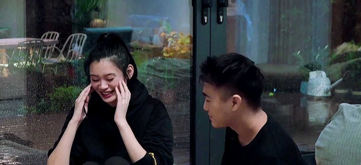 自爆|奚梦瑶“我这脸是花了钱的”,何猷君自爆大学时就想娶奚梦瑶