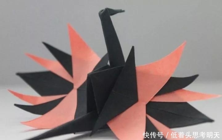  重样|每天折一只千纸鹤，他坚持了1000天不重样，女友被感动到梨花带雨