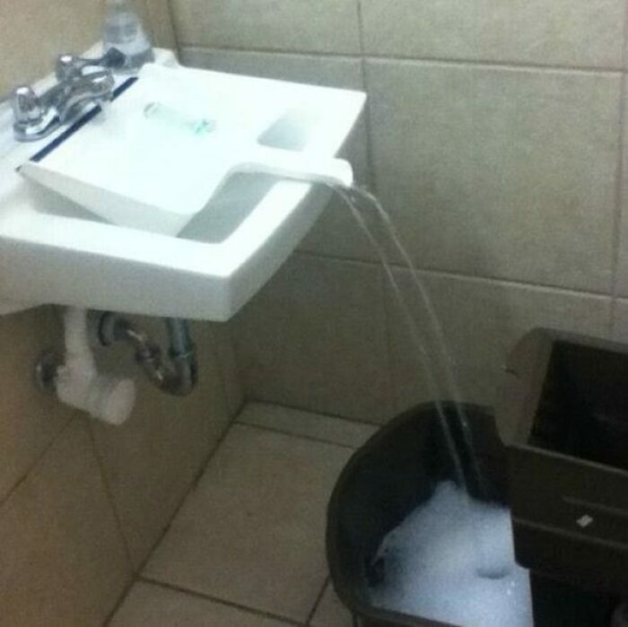 游泳池$盘点那些反人类的奇葩设计,每一个都是人类智慧的结晶