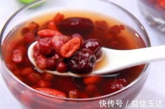 浸泡|枸杞和“此”是绝配，连续喝3天，肾脏得到双重滋养，补肾更养肝