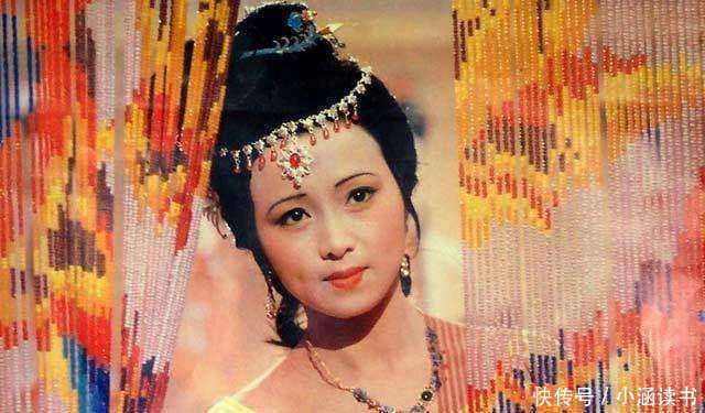 宝玉@贾宝玉屋里午睡,秦可卿为何在屋外看猫狗打架有2个重要暗示