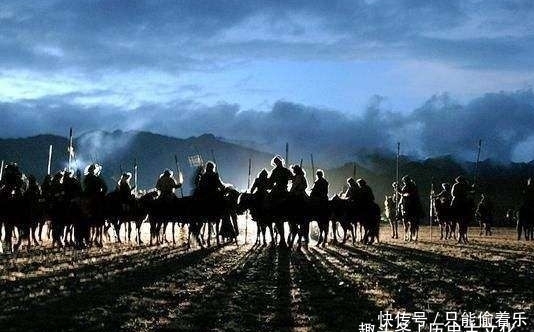 走向|一个带领国家走向灭亡的皇帝,一纸命令亡百万将士,现却人人称赞