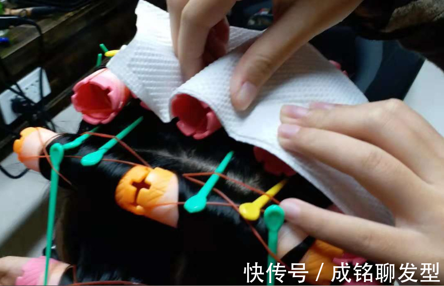 颜色 先烫再染影响弹性,先染再烫影响颜色,这三种烫染同步方法不翻车