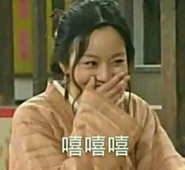 6台跨年名场面：主持人翻车、唱歌跑调，周深邓丽君跨时空同台