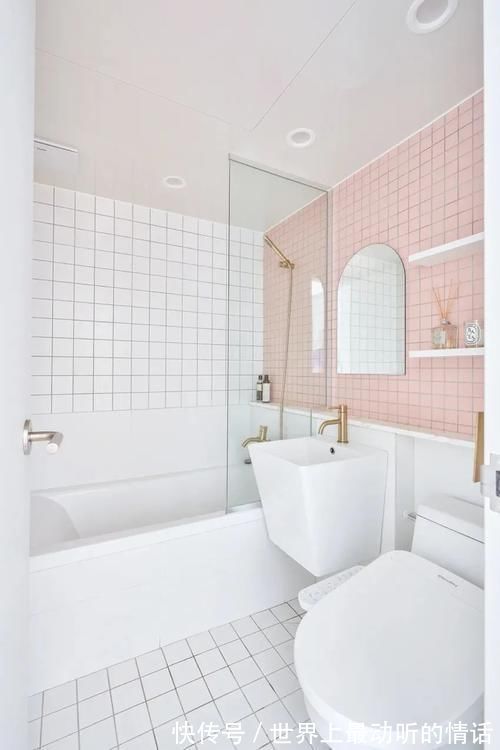 衣帽间|84平婚房,进门就被迷住了,不装电视不要餐厅,布置完好暖心