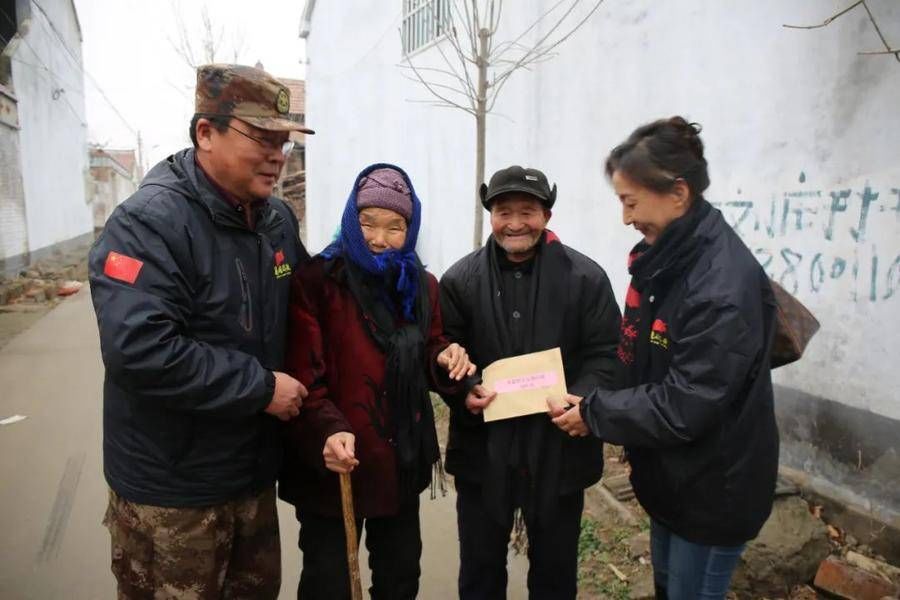 中国人民|岁寒时节献“诊”情，英雄战歌“关爱烈士父母行动”走进菏泽