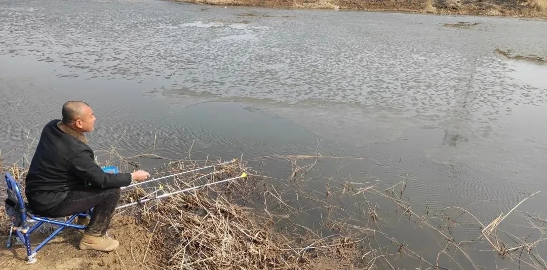 冬季野钓,不是哪里都有鱼,避开四个“空军位”,鲫鱼排队咬钩