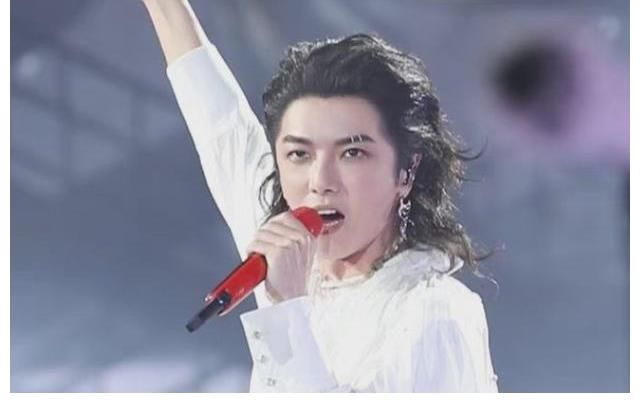 湖南衛(wèi)視跨年陣容真豪華，龔俊楊紫驚喜加盟，他連續(xù)9年登臺