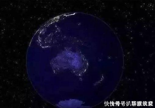 卫星 从卫星上看东亚的夜景，对比三个时期的中日韩三国差距