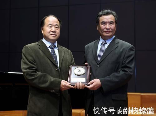 陈丹青!山下传出阵阵“恶臭”,引来全村人围观,男子看后当场崩溃!