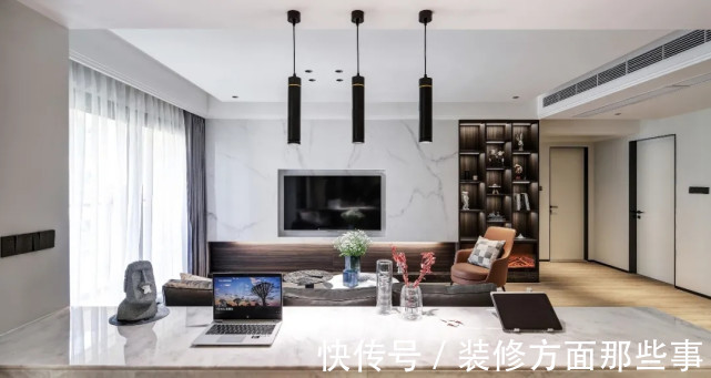 现代|125平现代风三居室,办公区后居然有一个小西厨可以作饭