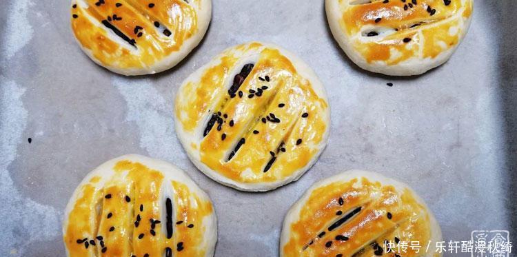 你还不会做酥饼吗教你最简单的做法,美味可口,酥到掉渣