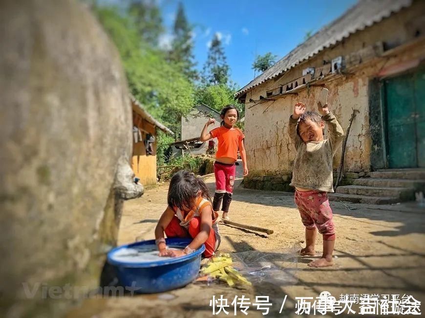 哈尼族|在越南这个民族女人外出干活男人做家务，建筑风格也保持原始面貌