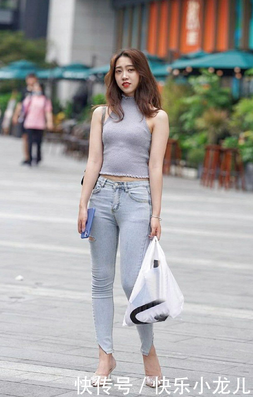 大气|蓝衬衫搭配白色阔腿裤,美好漂亮,又美丽大气!