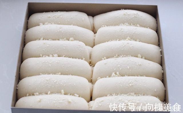 做面包用中种法,出膜快细腻拉丝,既当早餐又是零食,出炉遭哄抢