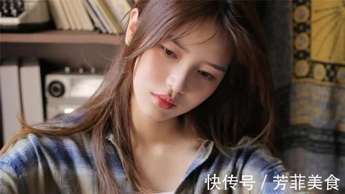 距离感|清纯感美女身穿格纹衬衫,休闲又青春,清新自然又简单