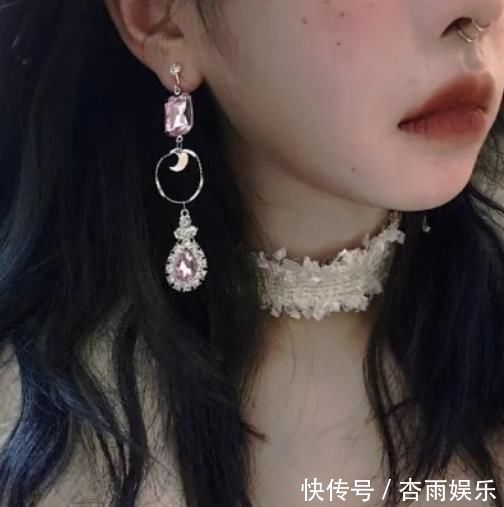 女孩子想拥有“樱桃嘴”这3习惯不能有,否则迟早变“香肠嘴”