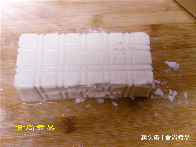 豆腐此做法，不加肉，却比有肉还好吃，嫩滑爽脆，特别简单
