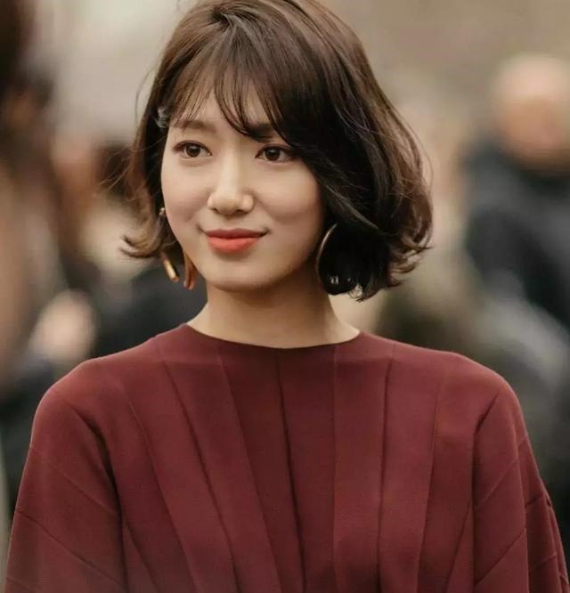 短发 这4款发型,今春很流行,不仅好看还减龄又显脸小