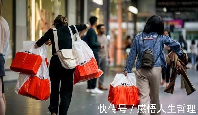 洗漱包 建议大伙出门旅游别再大小包了,现在流行这样做,轻松又高级!